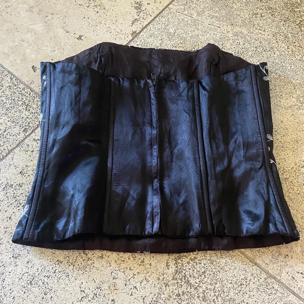 Corset top! - Picture 4 of 5
